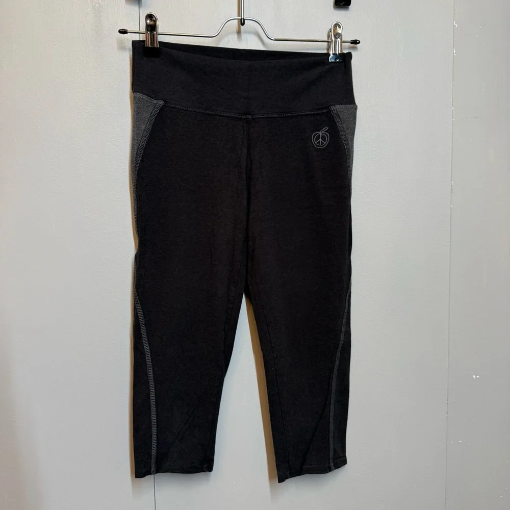 2 pair Green Apple Bamboo Yoga Capri Pants - Picture 2 of 5
